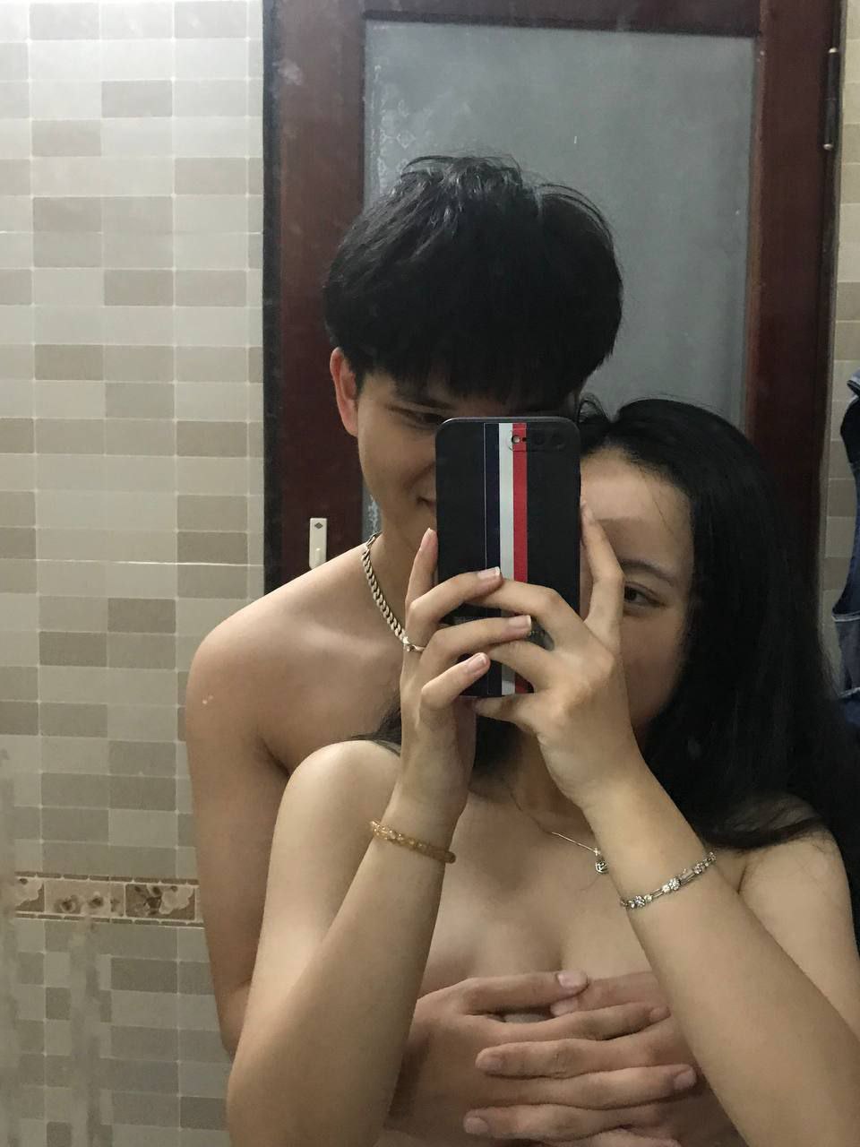 Cặp đôi trung địt trộm cực phê